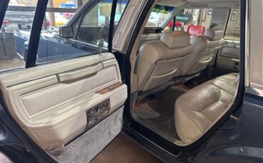 Lincoln-Town-Car-1985-Sedan-7