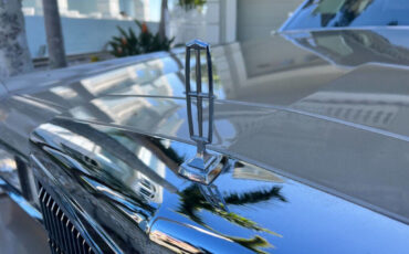 Lincoln-Town-Car-1989-Sedan-2