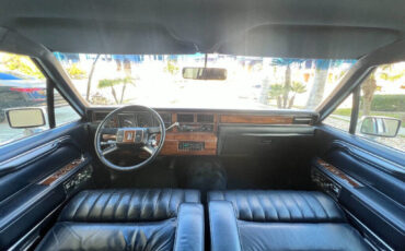 Lincoln-Town-Car-1989-Sedan-7