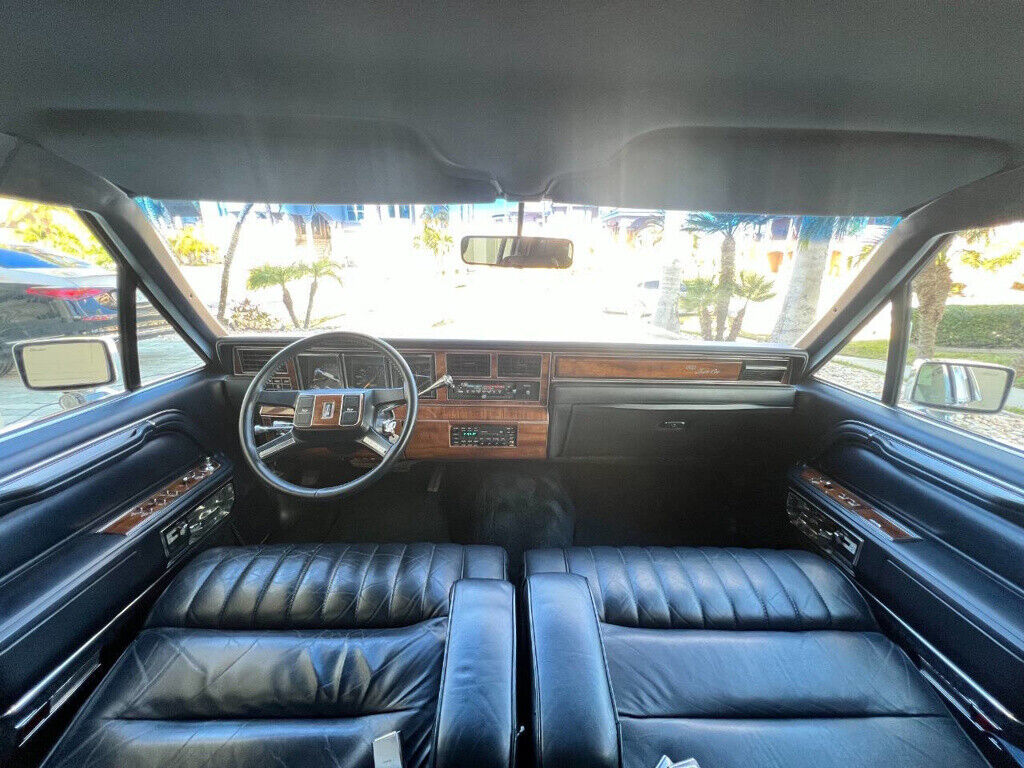 Lincoln-Town-Car-1989-Sedan-7