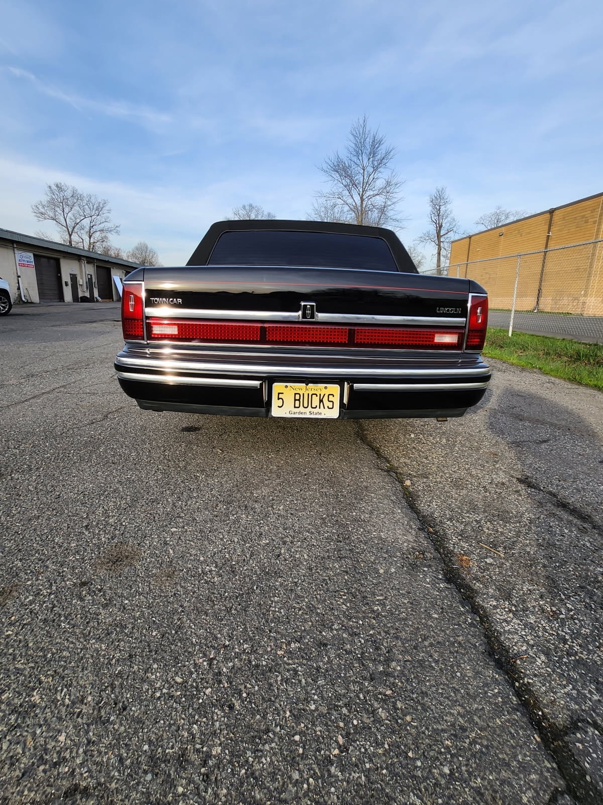 Lincoln-Town-Car-1994-Sedan-1
