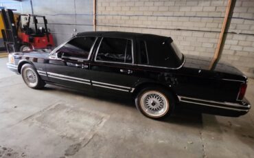 Lincoln-Town-Car-1994-Sedan-7