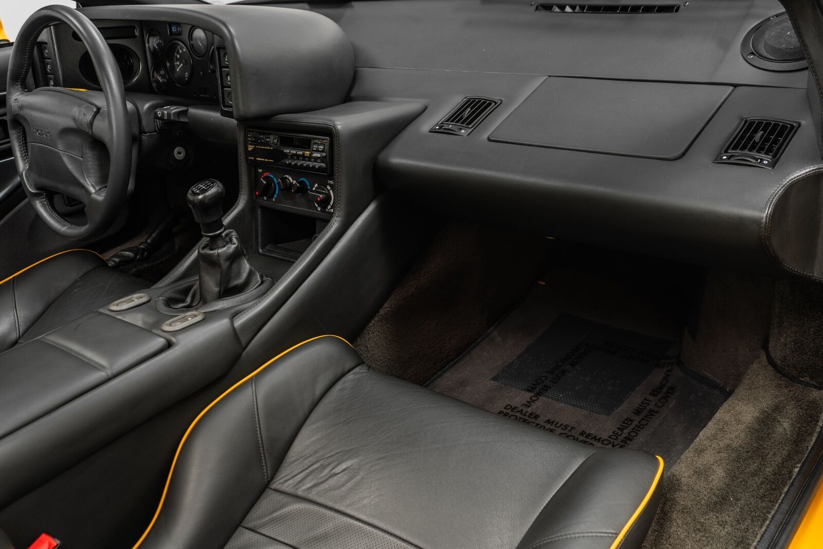 Lotus-Esprit-1995-2D-Coupe-12