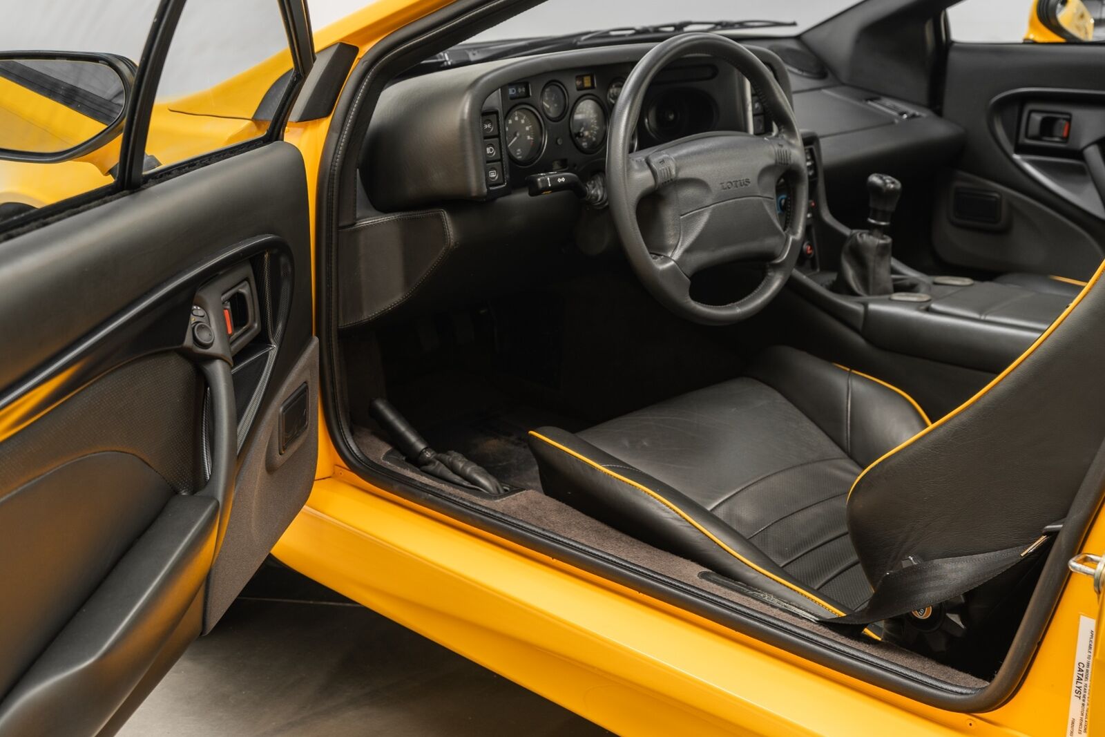 Lotus-Esprit-1995-2D-Coupe-21