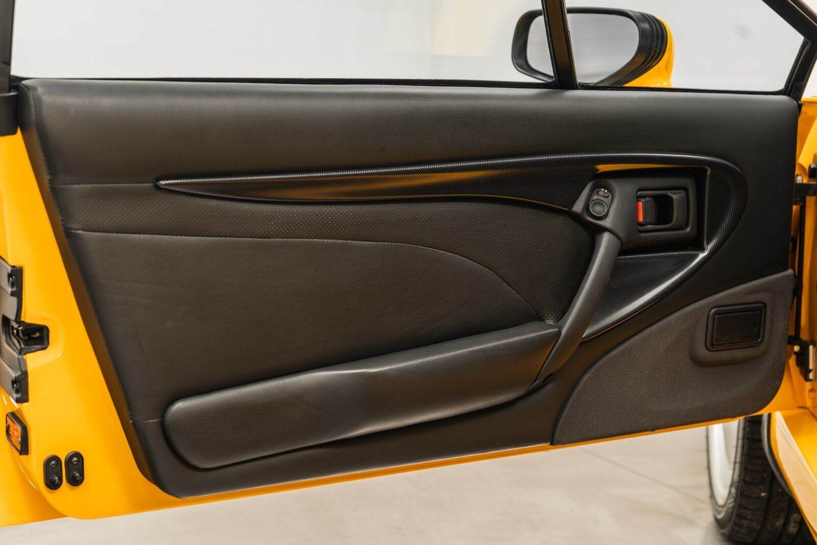 Lotus-Esprit-1995-2D-Coupe-31