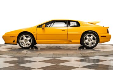 Lotus-Esprit-1995-2D-Coupe-4
