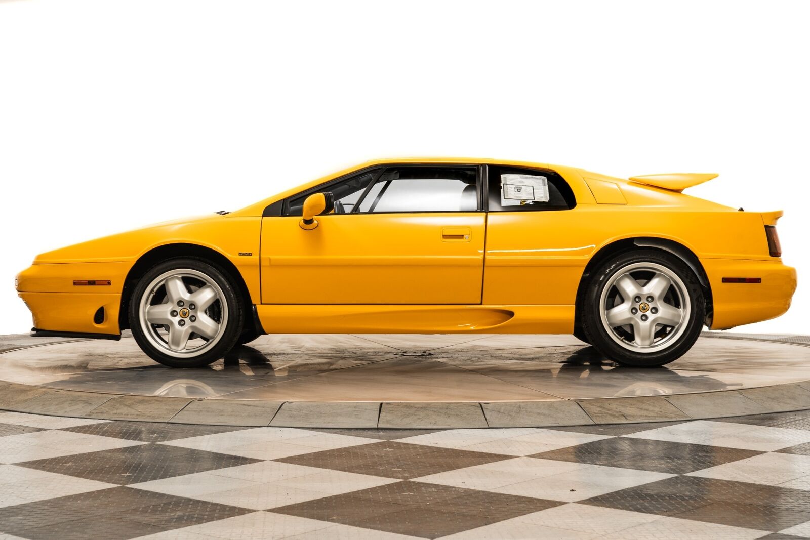 Lotus-Esprit-1995-2D-Coupe-4