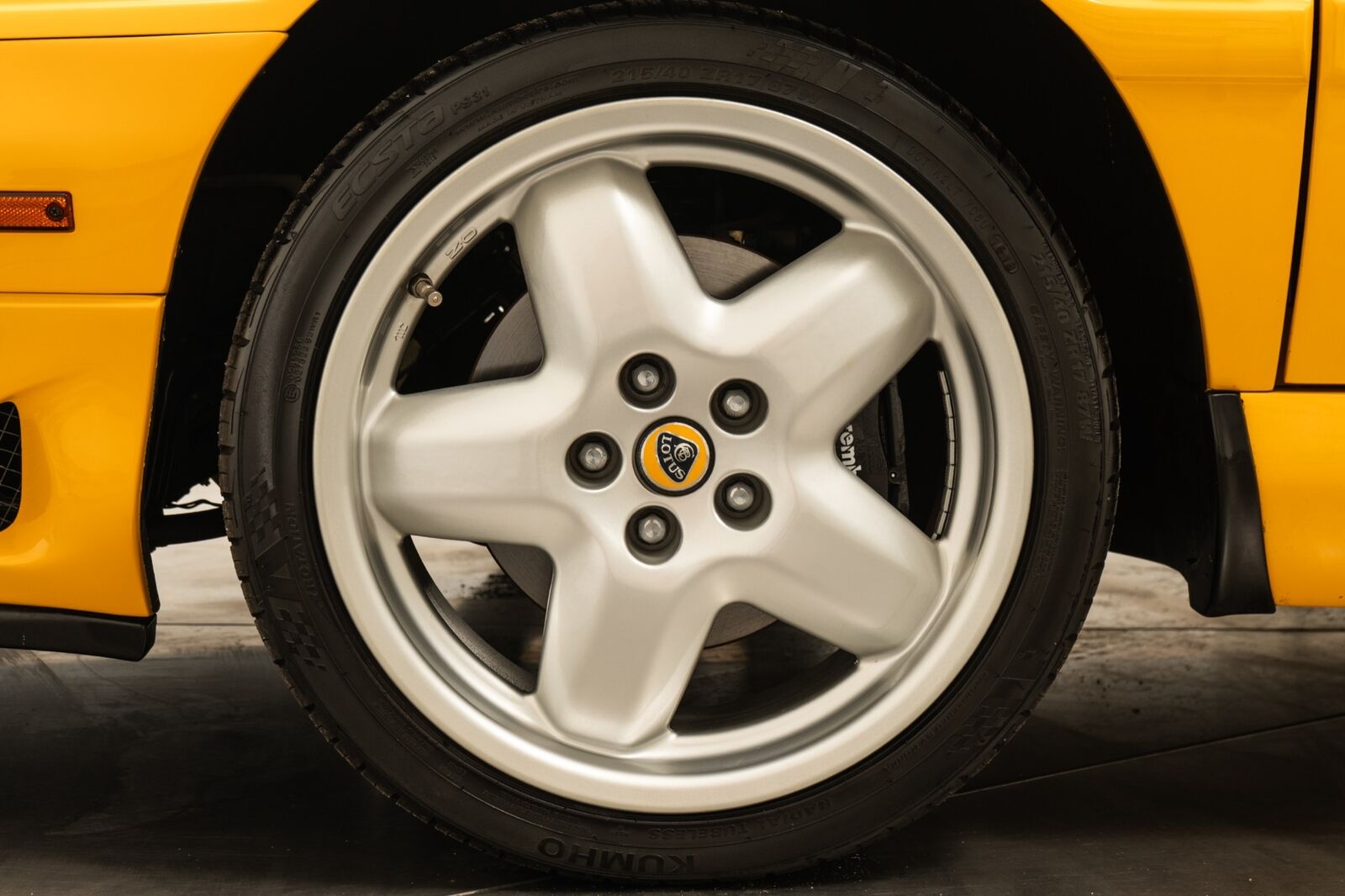 Lotus-Esprit-1995-2D-Coupe-8