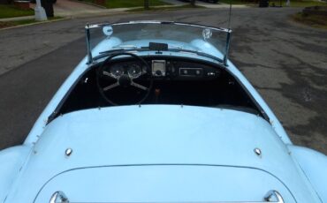 MG-MGA-1957-Convertible-10