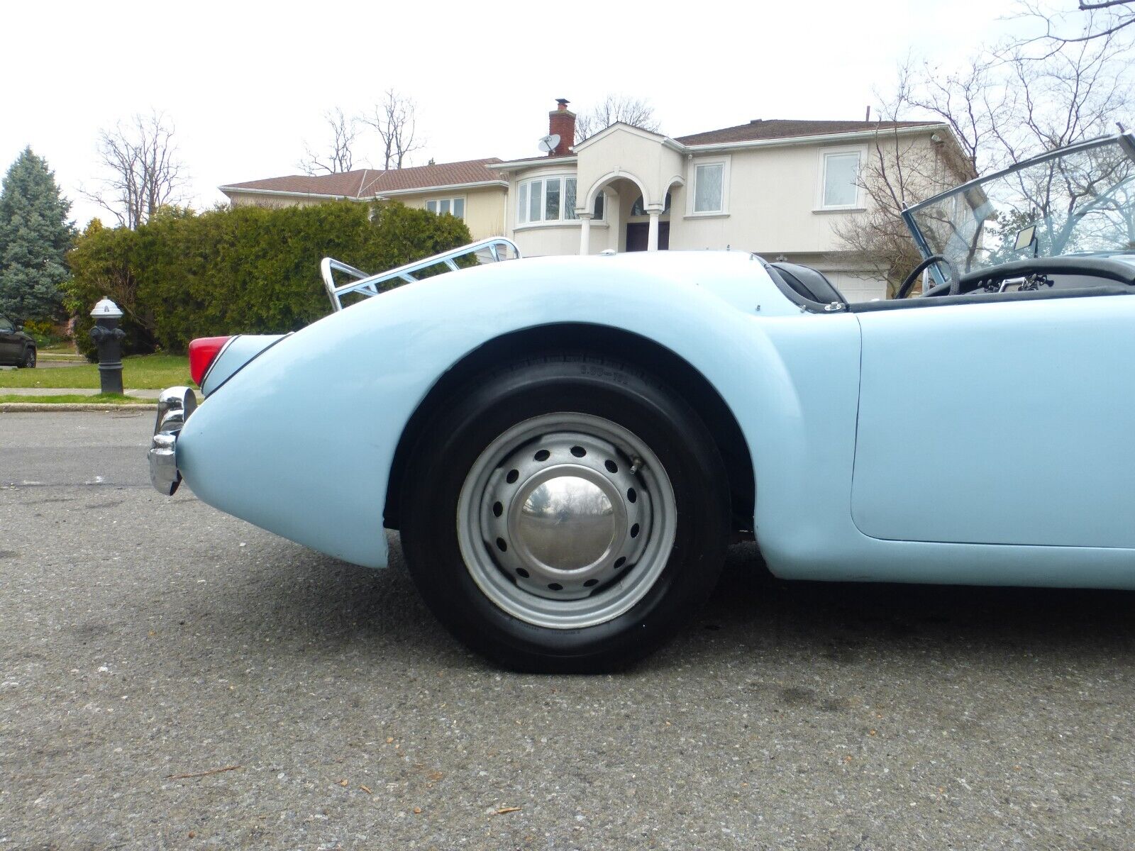 MG-MGA-1957-Convertible-11