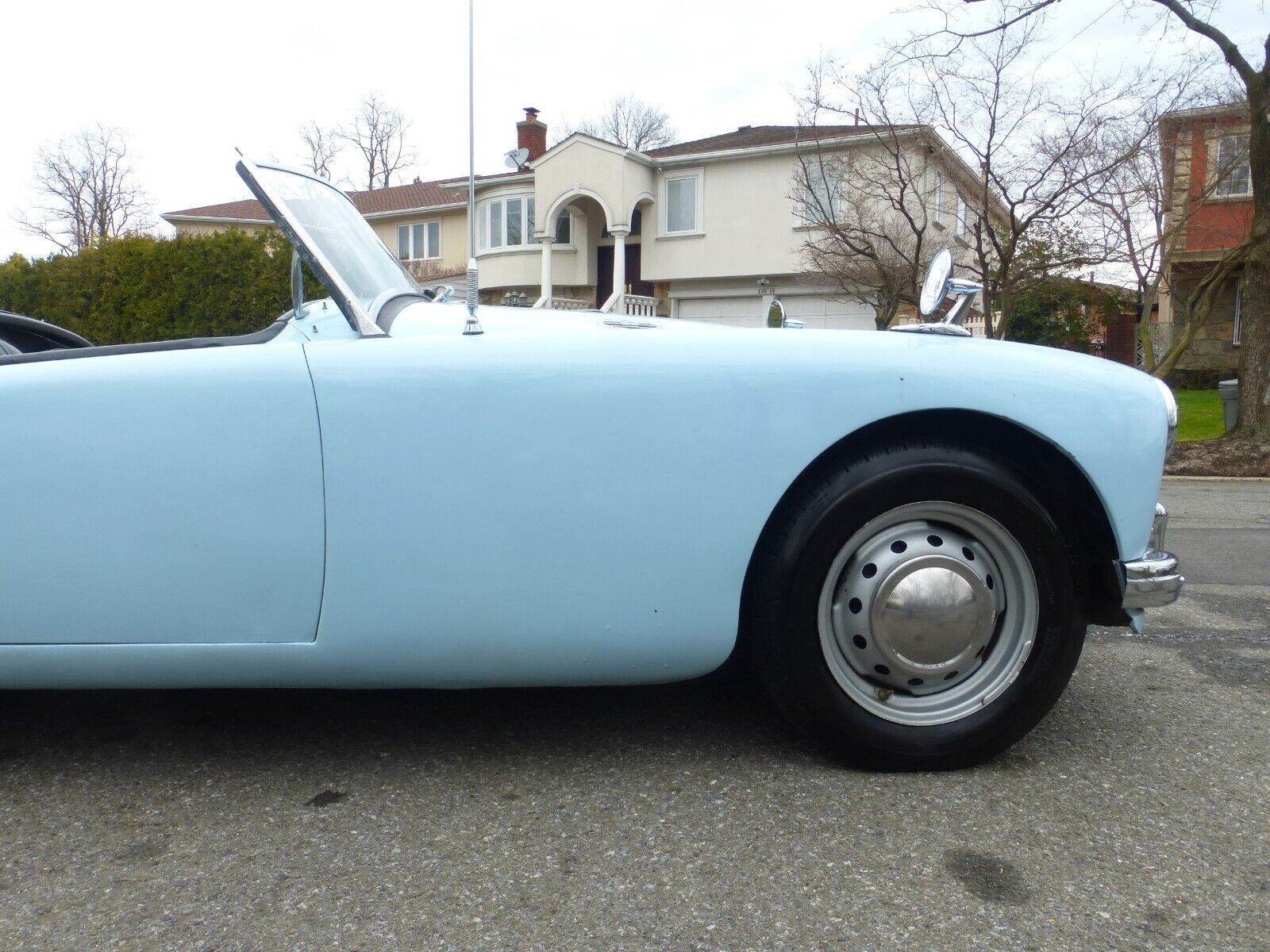 MG-MGA-1957-Convertible-12