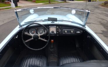 MG-MGA-1957-Convertible-14