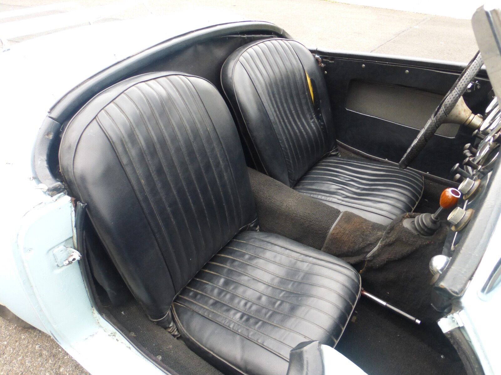 MG-MGA-1957-Convertible-16