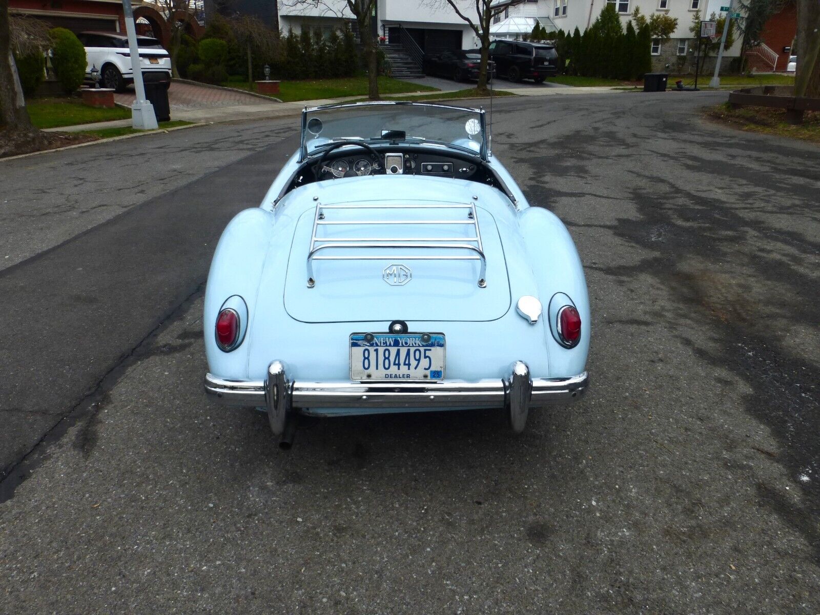 MG-MGA-1957-Convertible-2