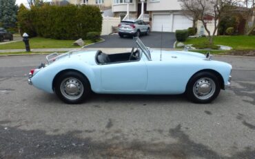 MG-MGA-1957-Convertible-3