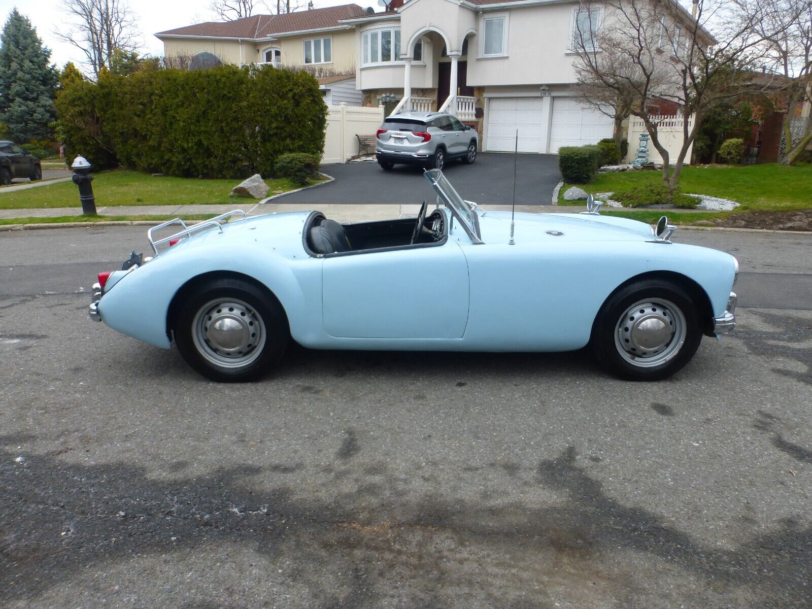 MG-MGA-1957-Convertible-3