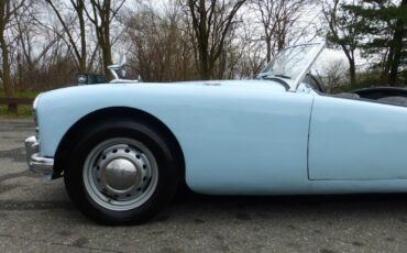 MG-MGA-1957-Convertible-7