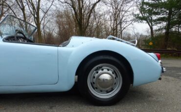 MG-MGA-1957-Convertible-8