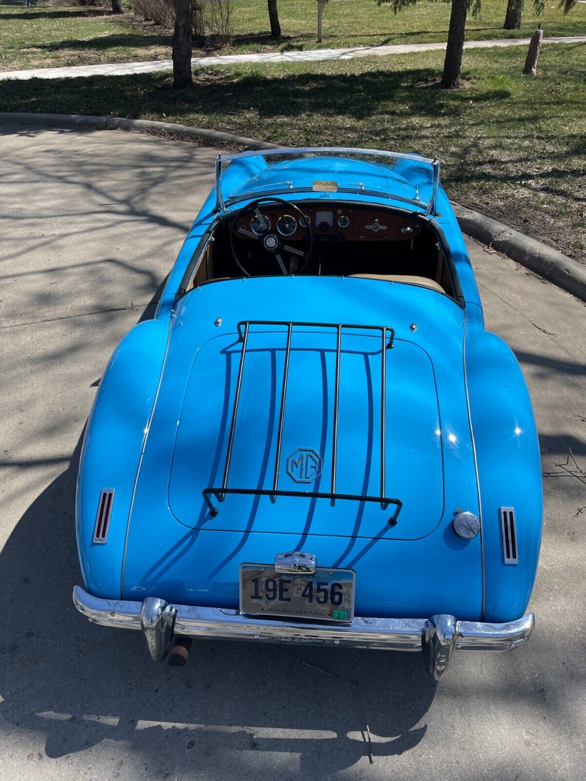 MG-MGA-1961-Convertible-10