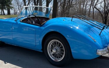 MG-MGA-1961-Convertible-12
