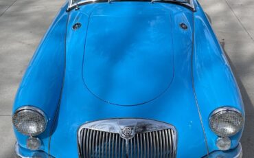 MG-MGA-1961-Convertible-14