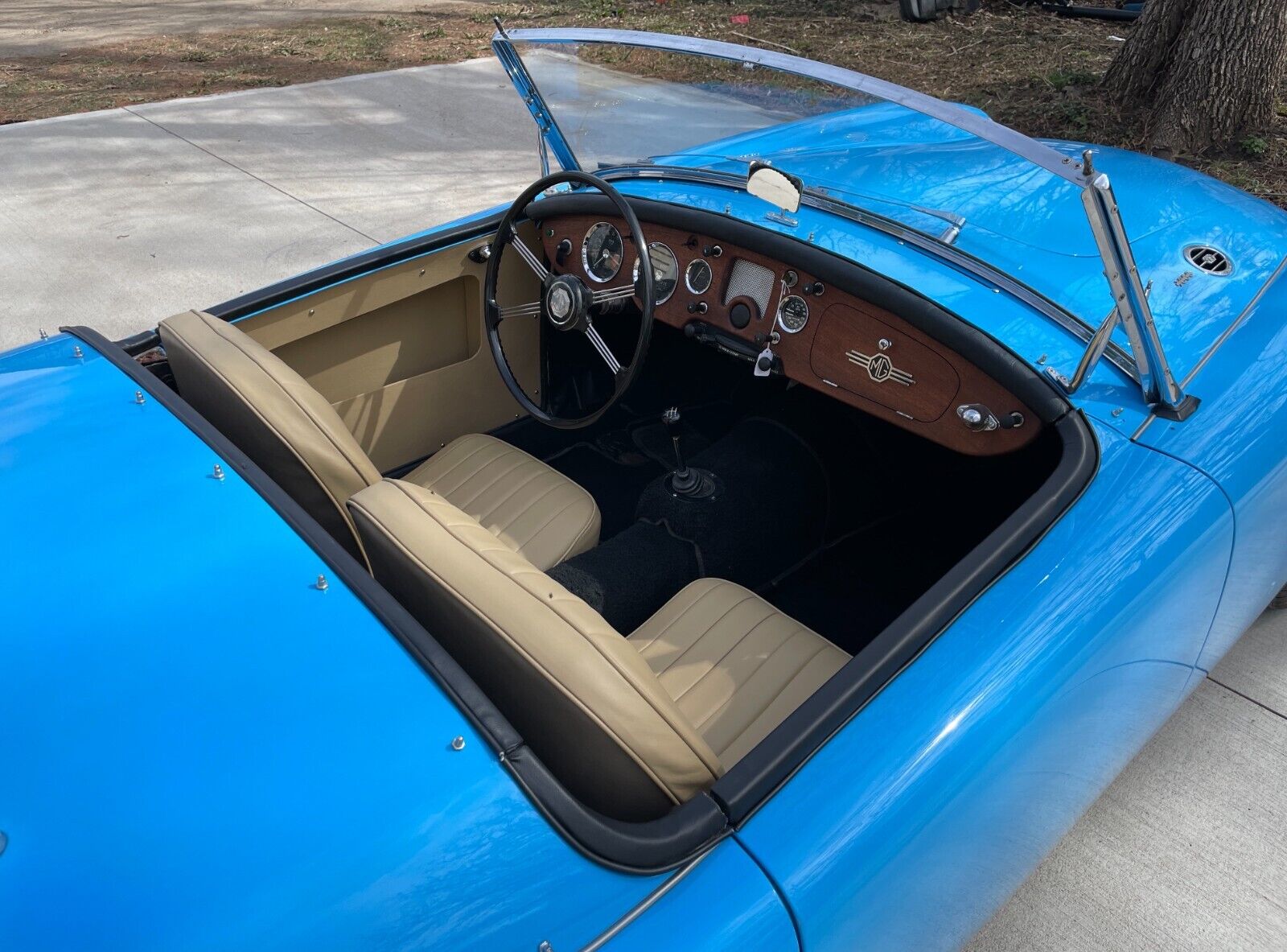 MG-MGA-1961-Convertible-20