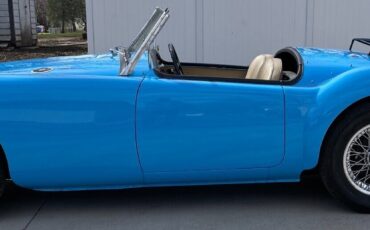 MG-MGA-1961-Convertible-9