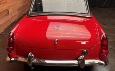 MG-MGB-1964-Convertible-2