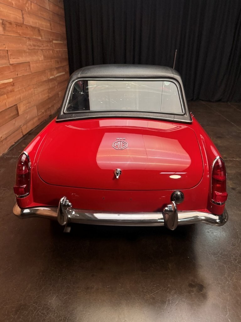 MG-MGB-1964-Convertible-2
