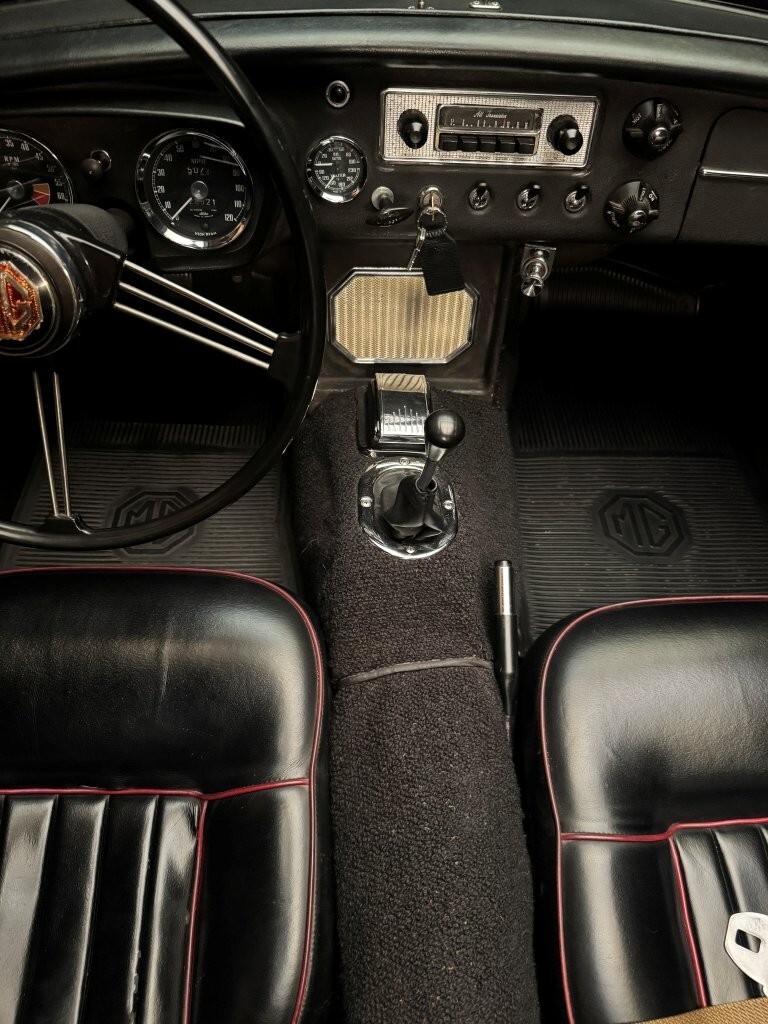 MG-MGB-1964-Convertible-31
