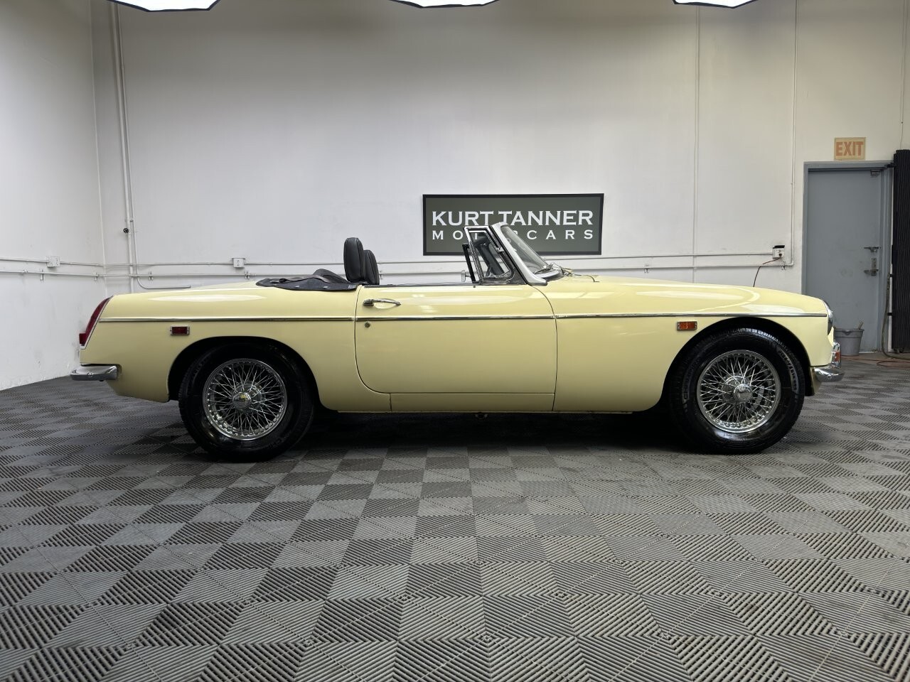 MG-MGB-1969-Convertible-1