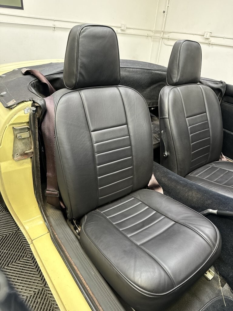 MG-MGB-1969-Convertible-14