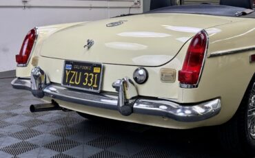 MG-MGB-1969-Convertible-2