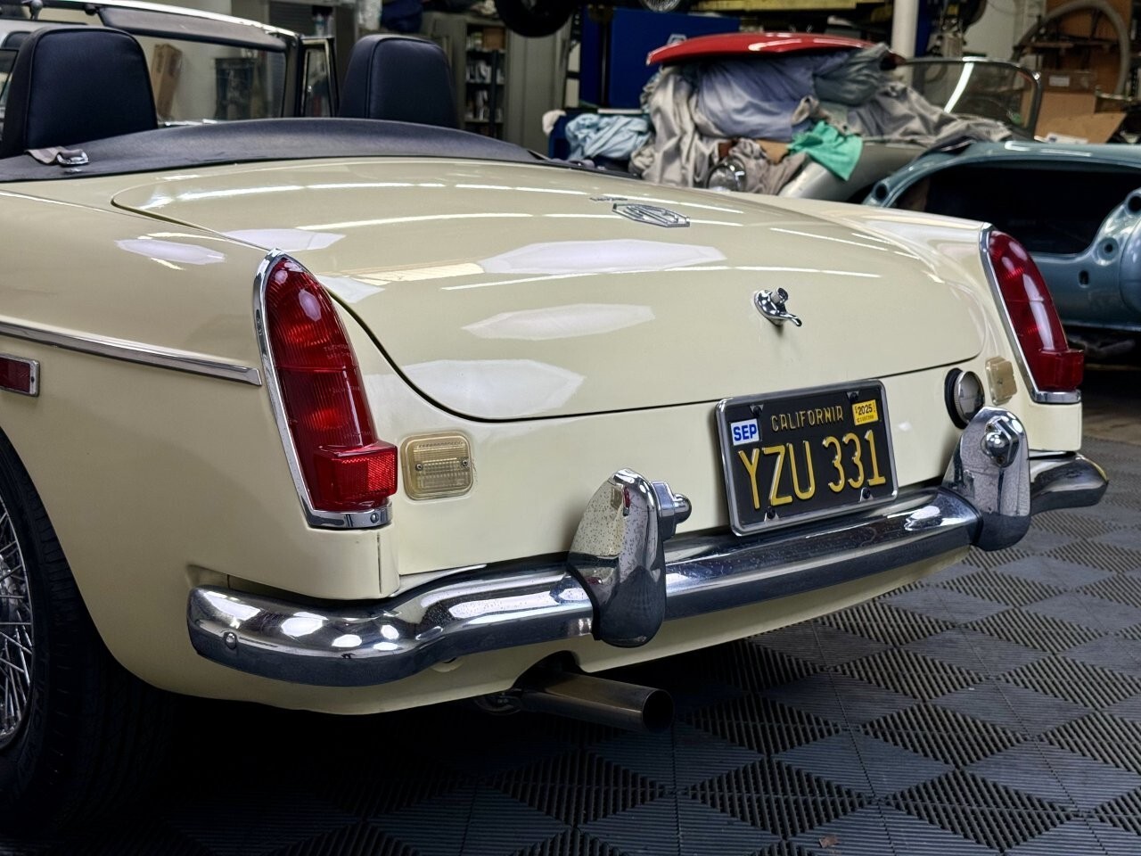 MG-MGB-1969-Convertible-5