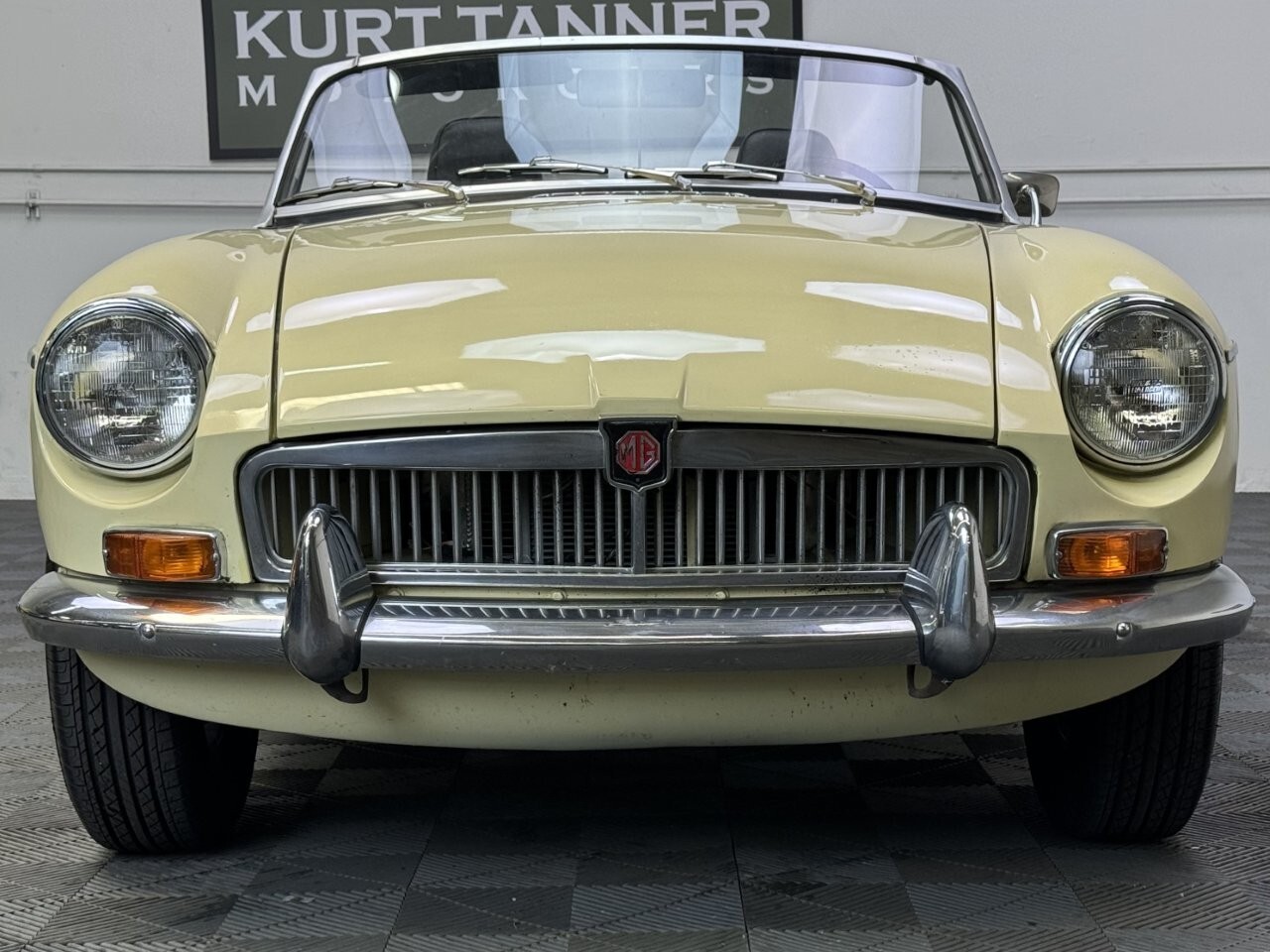 MG-MGB-1969-Convertible-8