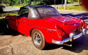 MG-MGB-1972-Convertible-11