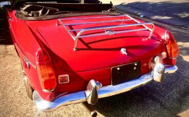 MG-MGB-1972-Convertible-14