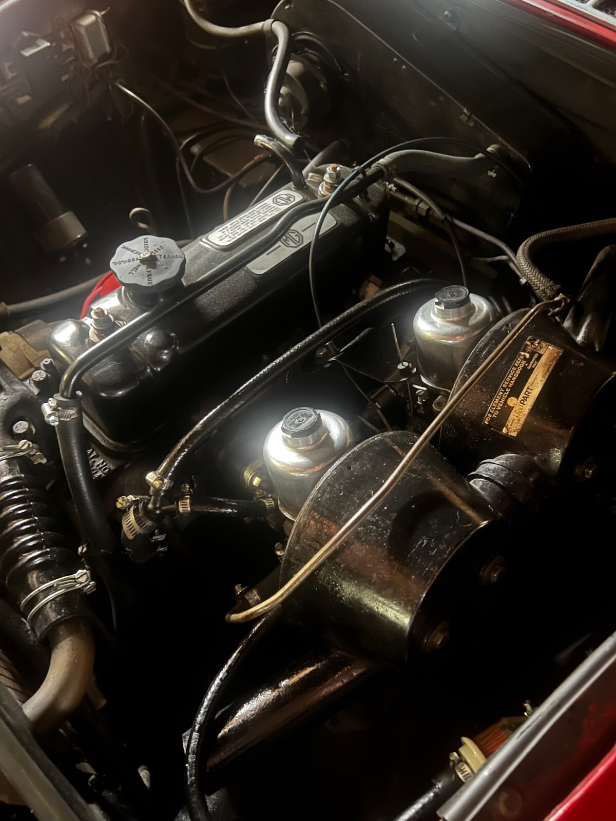 MG-MGB-1972-Convertible-17