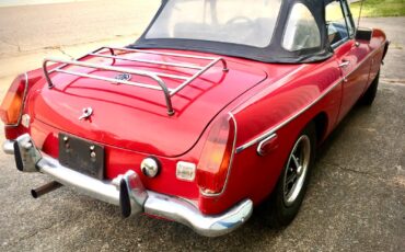 MG-MGB-1972-Convertible-3