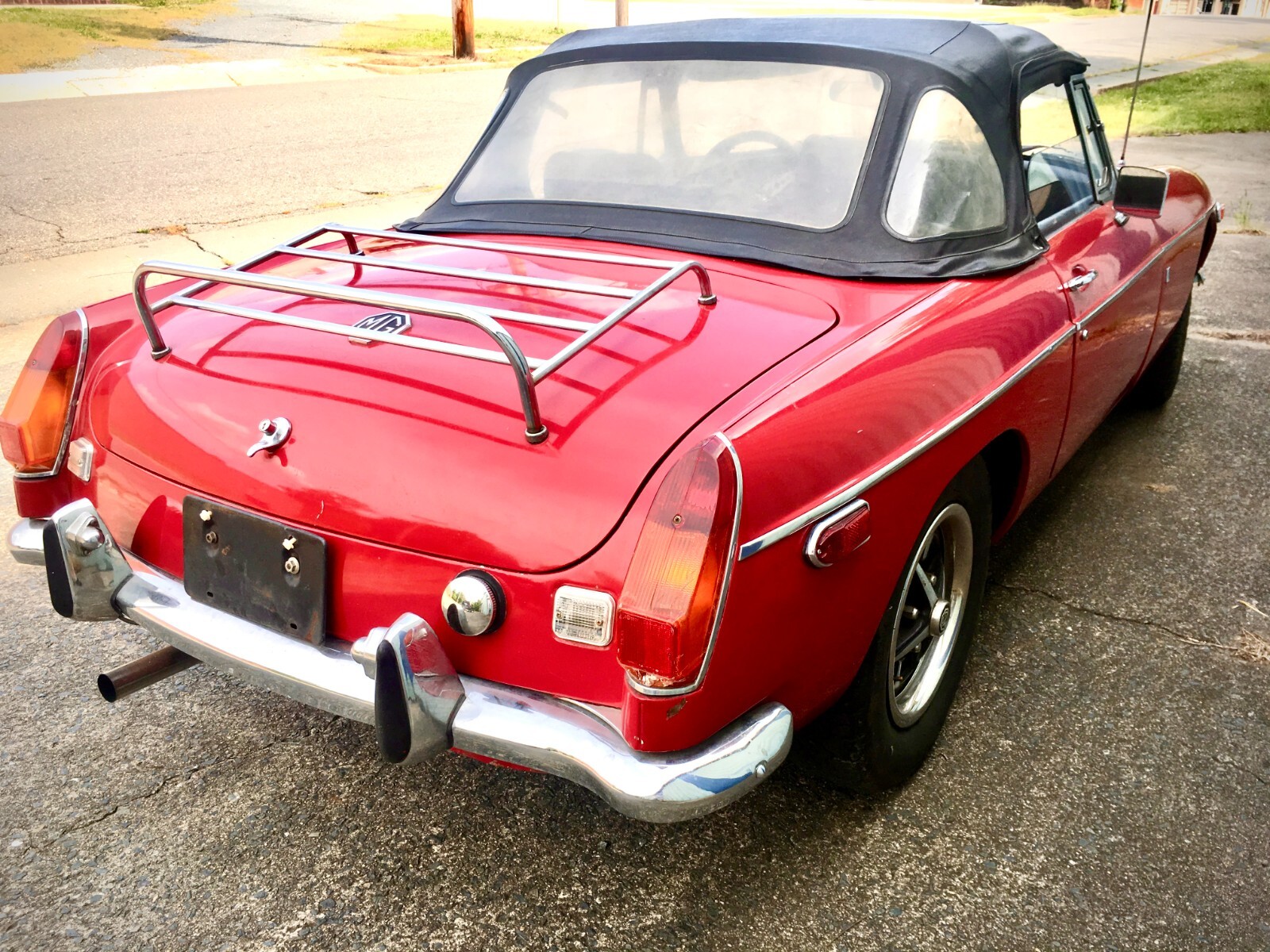 MG-MGB-1972-Convertible-3
