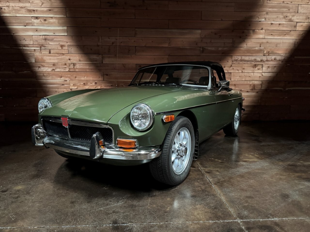 MG-MGB-1974-Convertible-1
