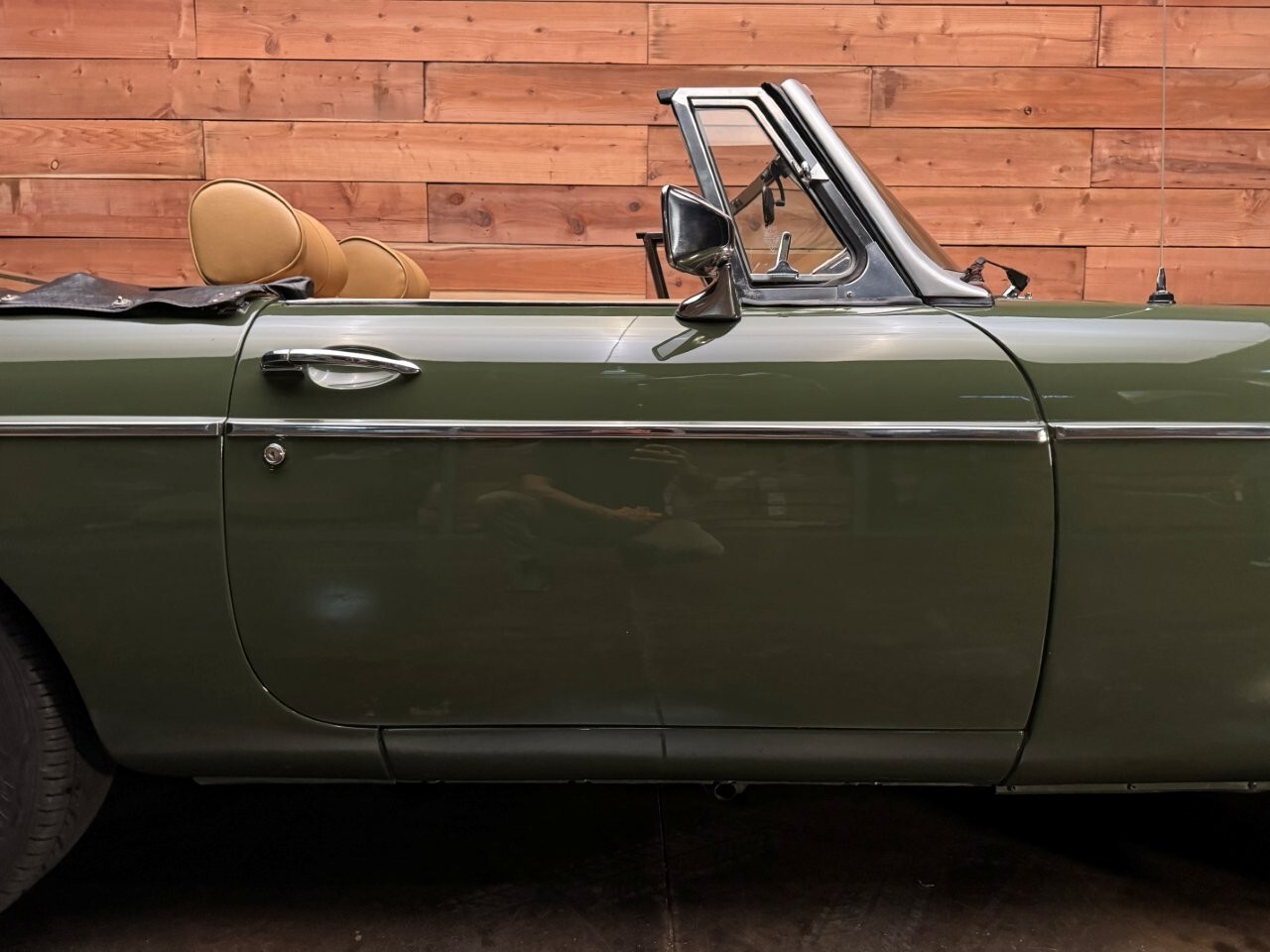 MG-MGB-1974-Convertible-10
