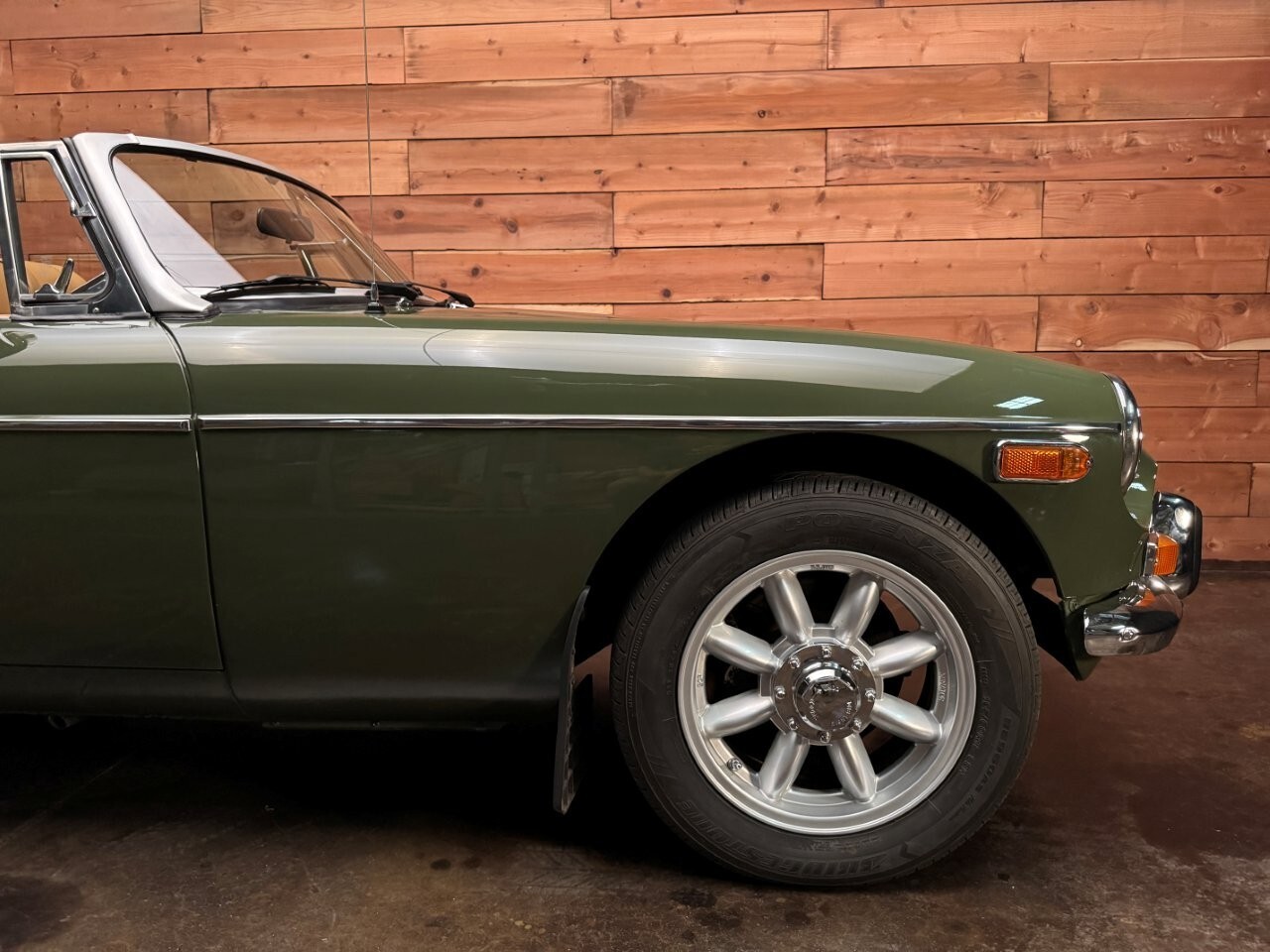 MG-MGB-1974-Convertible-11