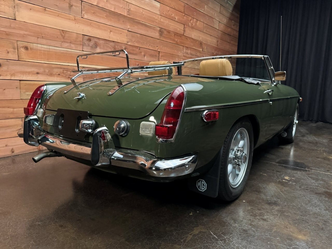 MG-MGB-1974-Convertible-12