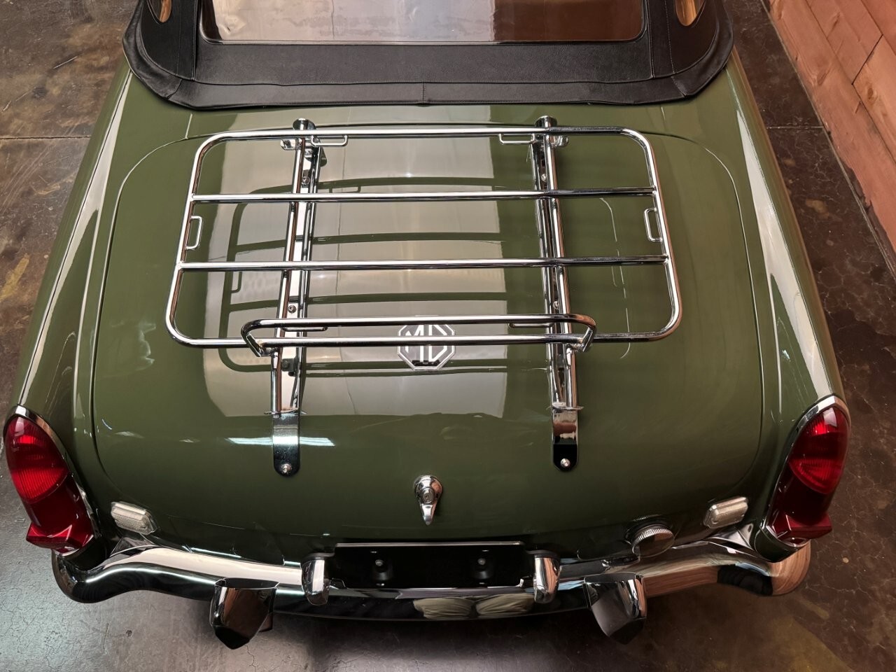 MG-MGB-1974-Convertible-15