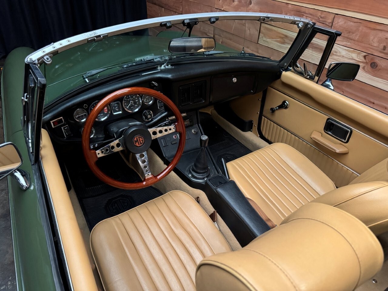 MG-MGB-1974-Convertible-19