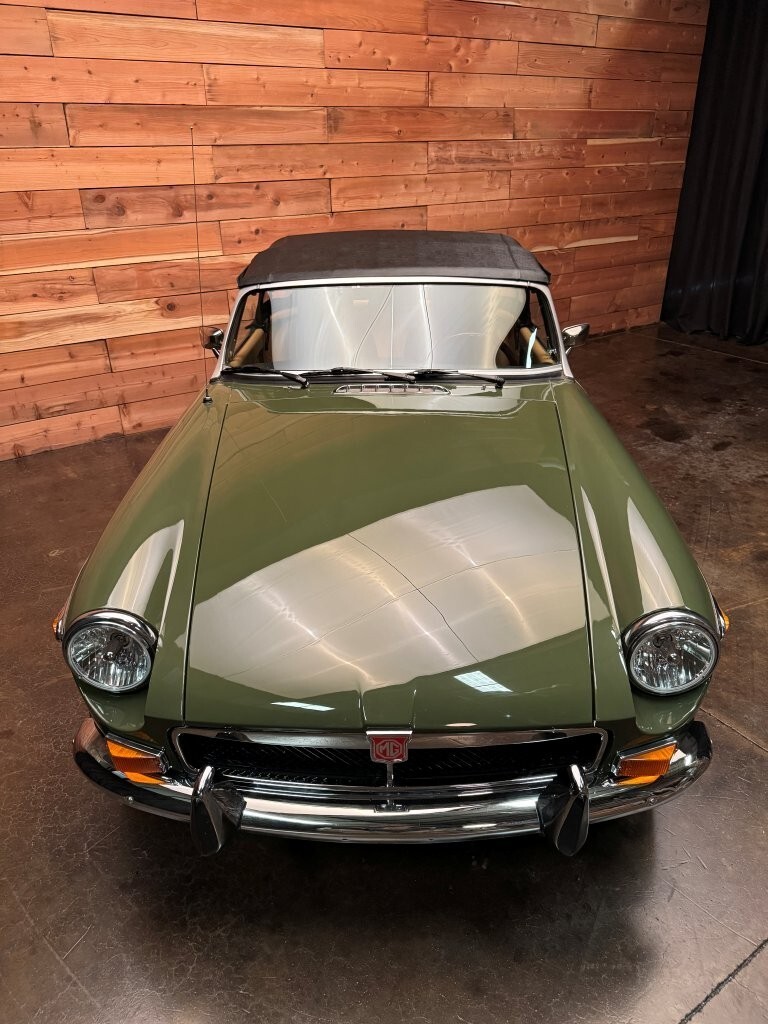 MG-MGB-1974-Convertible-2