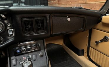 MG-MGB-1974-Convertible-22