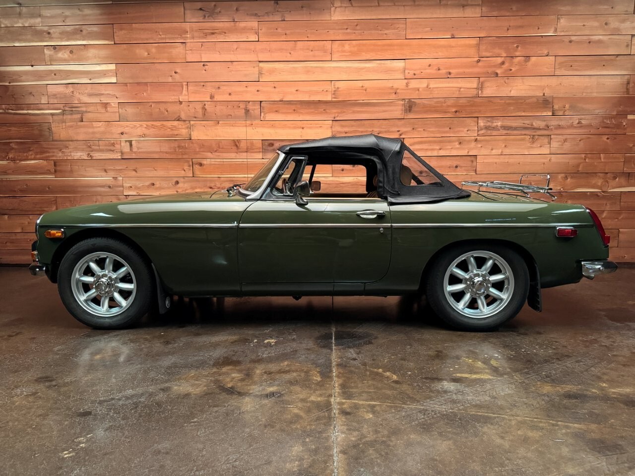 MG-MGB-1974-Convertible-3