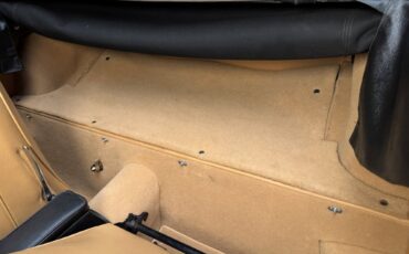 MG-MGB-1974-Convertible-30